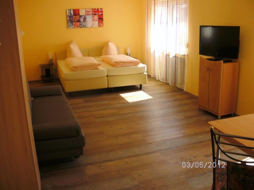 אפנווייר Hotel Am Hindenburgplatz מראה חיצוני תמונה